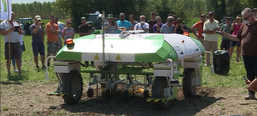 La tecnologia per il Bio: alle prove in campo della giornata macchine di AIAB FVG partecipa anche Dino, il primo drone terrestre per il controllo delle malerbe.